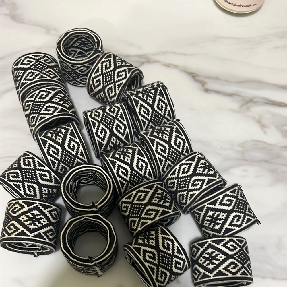 Black and White Geometric Napkin Rings
